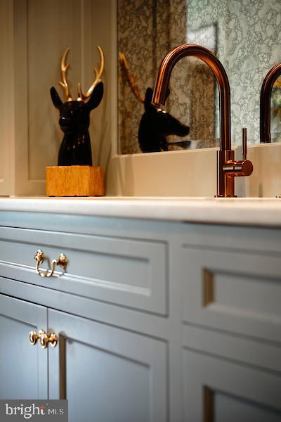 WHITEHALL MANOR - Residential