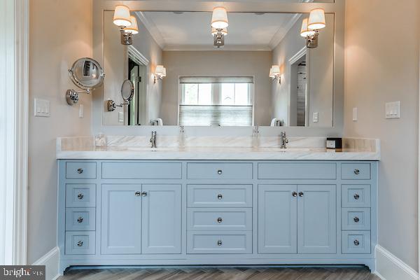 WHITEHALL MANOR - Residential