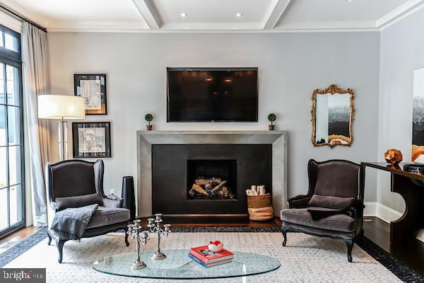 WHITEHALL MANOR - Residential