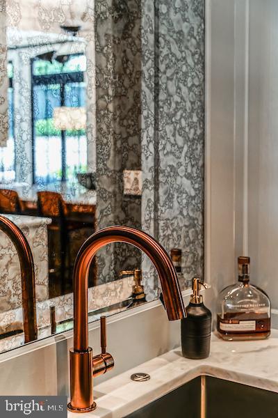 WHITEHALL MANOR - Residential