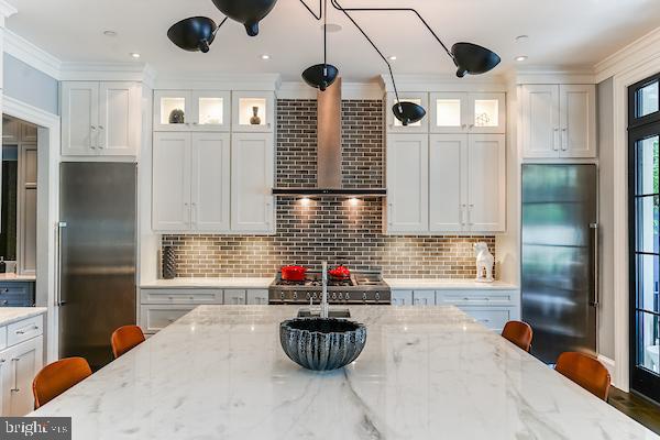 WHITEHALL MANOR - Residential