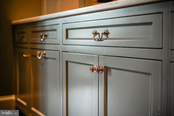 WHITEHALL MANOR - Residential