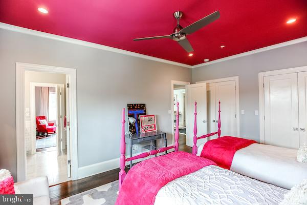 WHITEHALL MANOR - Residential