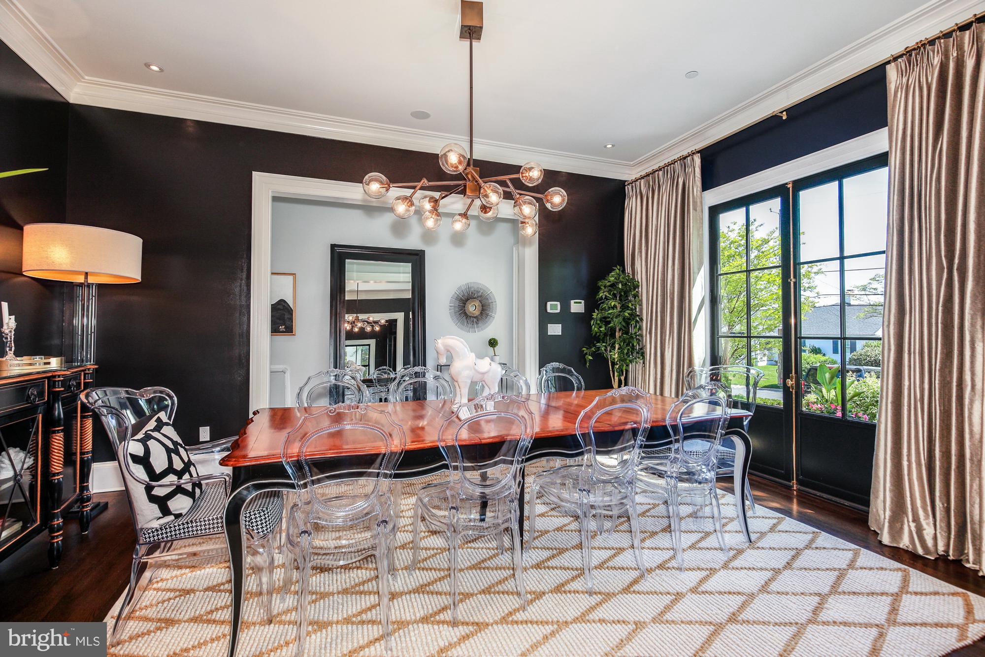 WHITEHALL MANOR - Residential