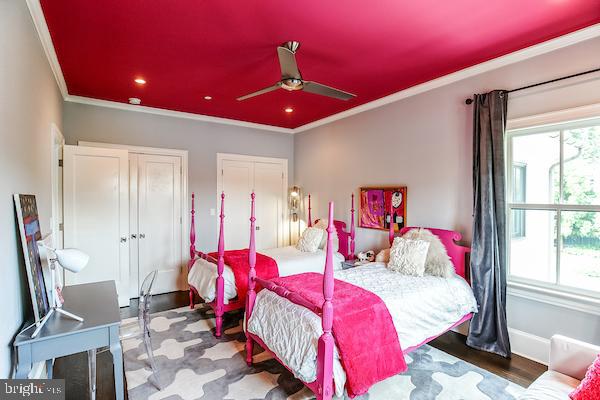 WHITEHALL MANOR - Residential