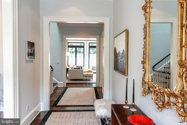 WHITEHALL MANOR - Residential