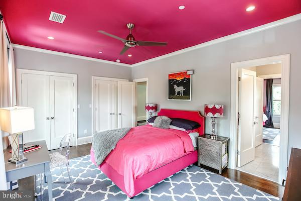 WHITEHALL MANOR - Residential