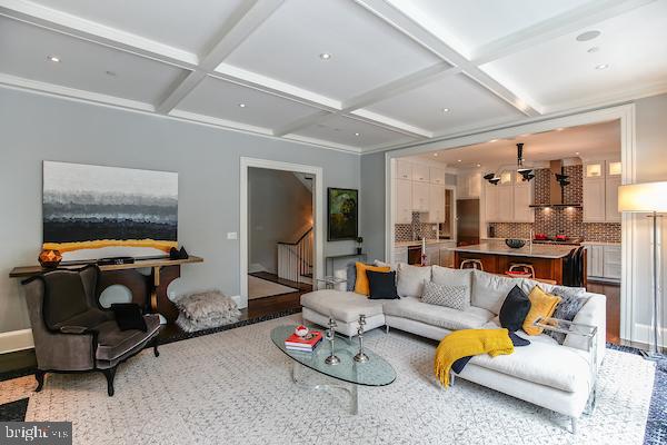 WHITEHALL MANOR - Residential