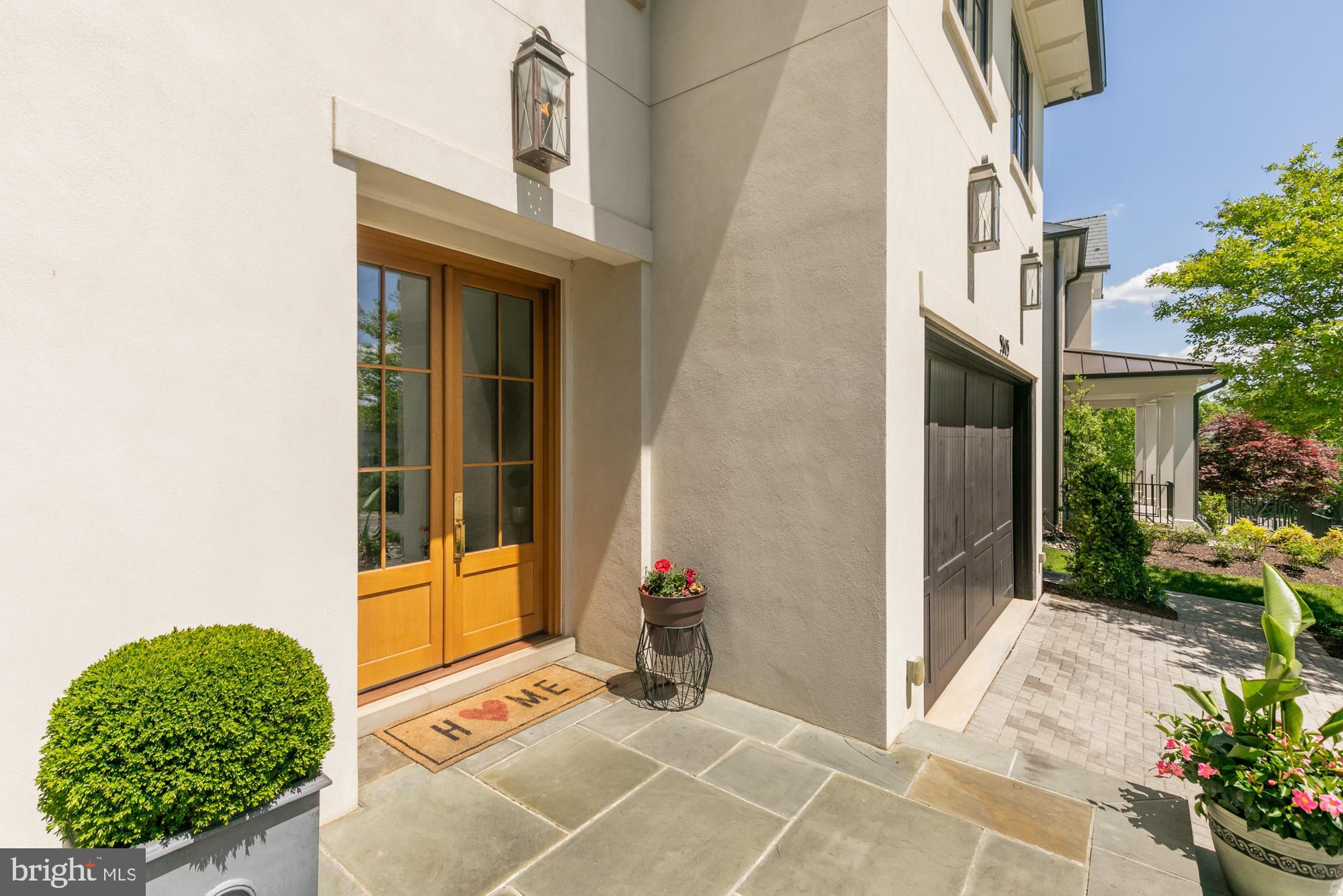 WHITEHALL MANOR - Residential