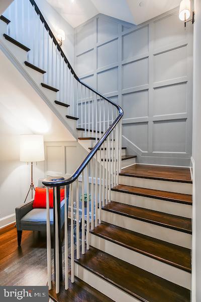 WHITEHALL MANOR - Residential