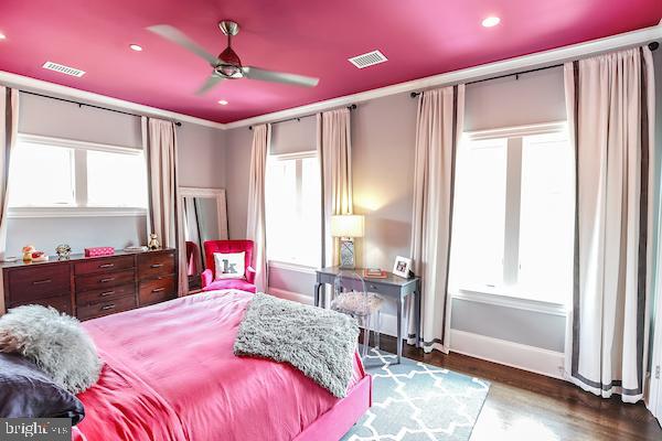 WHITEHALL MANOR - Residential