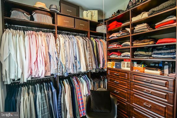 WHITEHALL MANOR - Residential