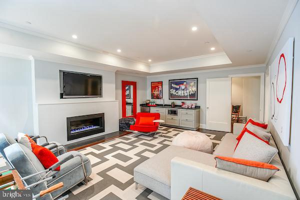 WHITEHALL MANOR - Residential