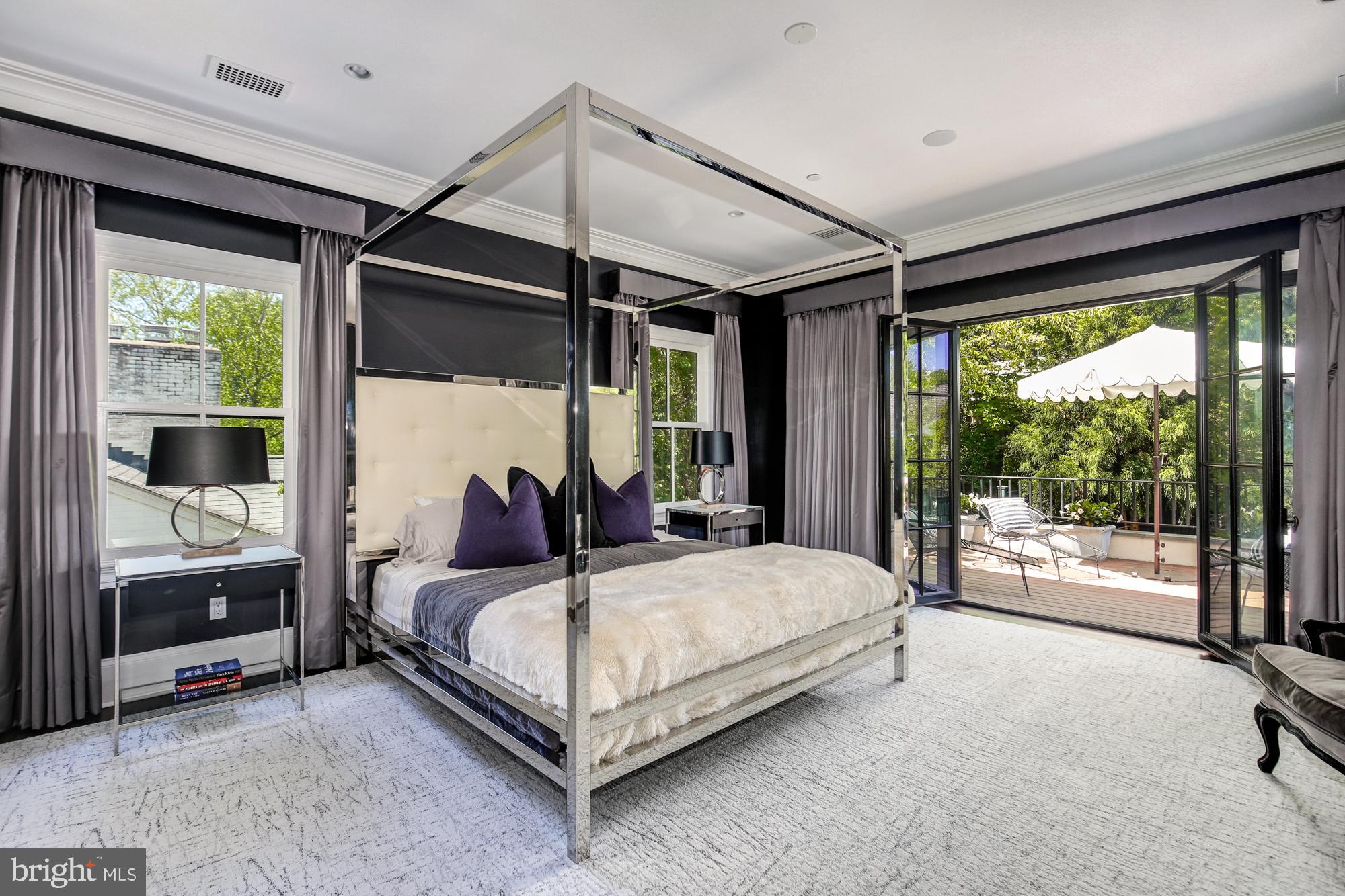 WHITEHALL MANOR - Residential