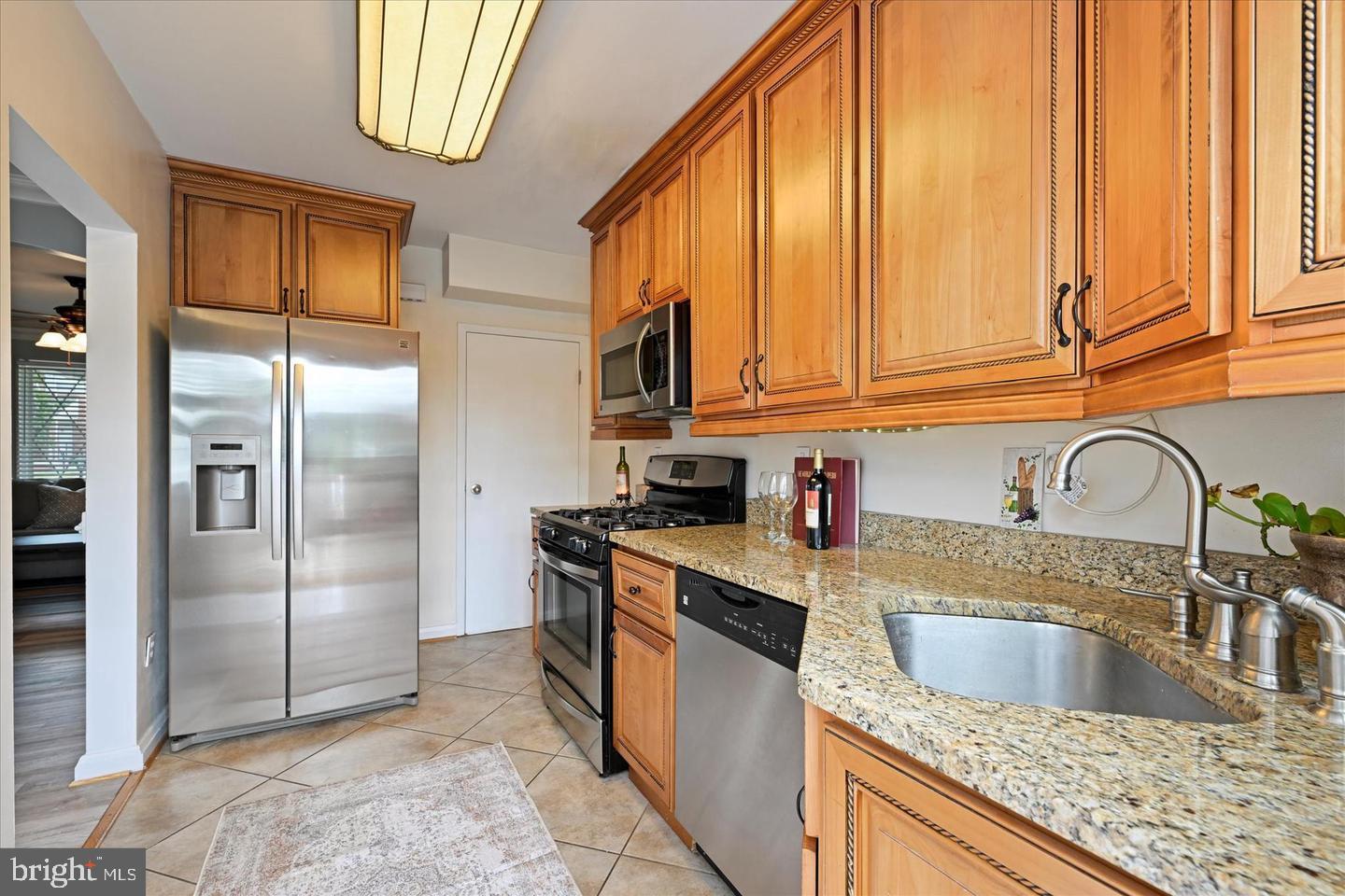 7849 CHARLESMONT