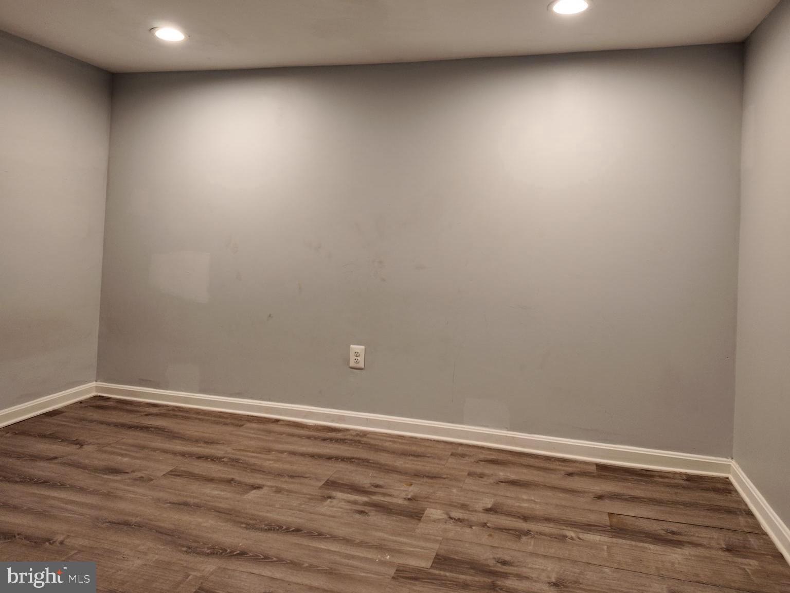 7849 CHARLESMONT