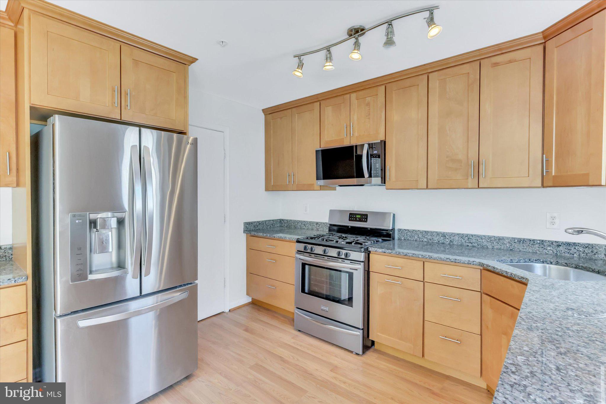 HOYLES MILL VILLAGE - Residential