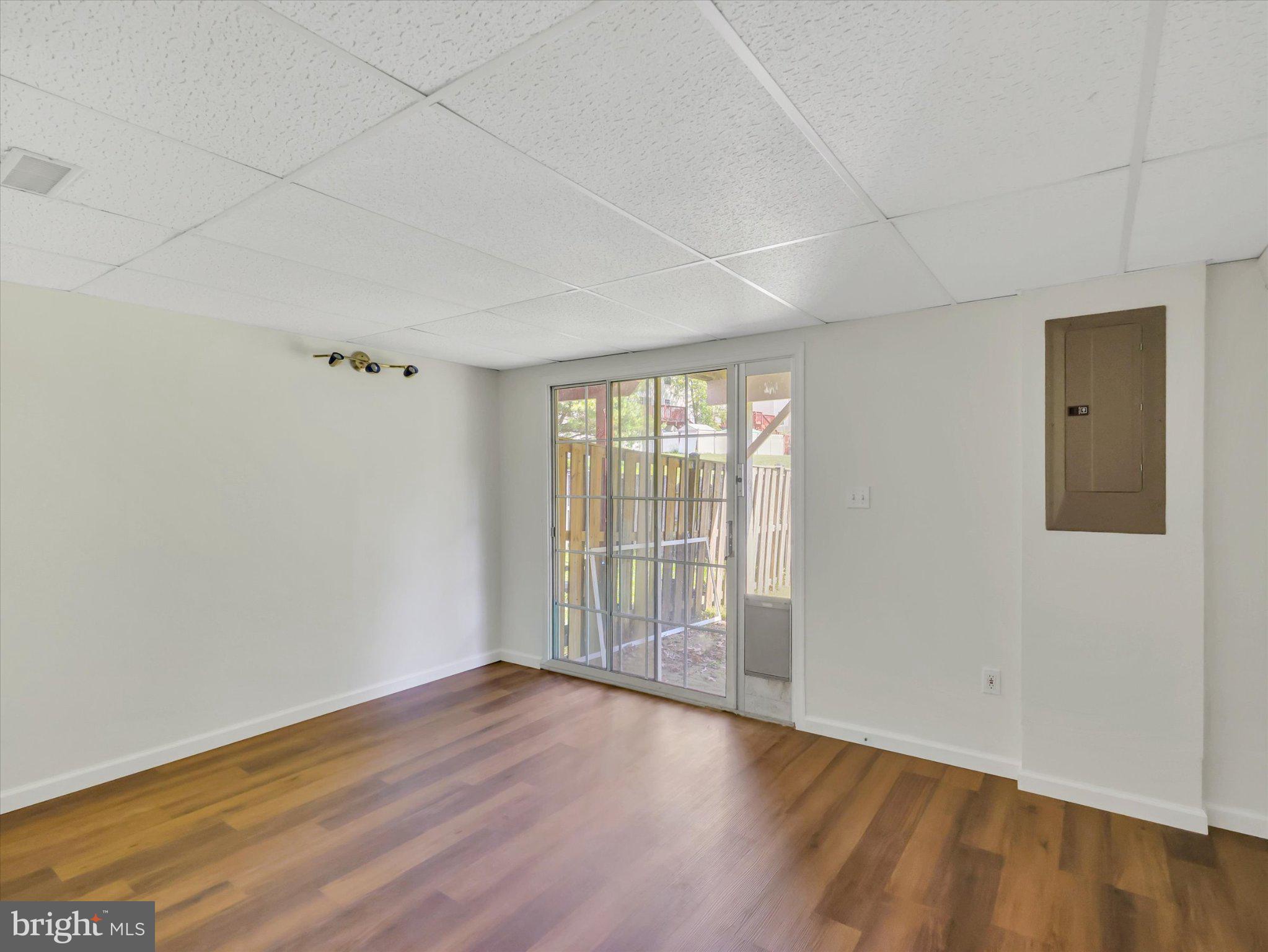 HOYLES MILL VILLAGE - Residential
