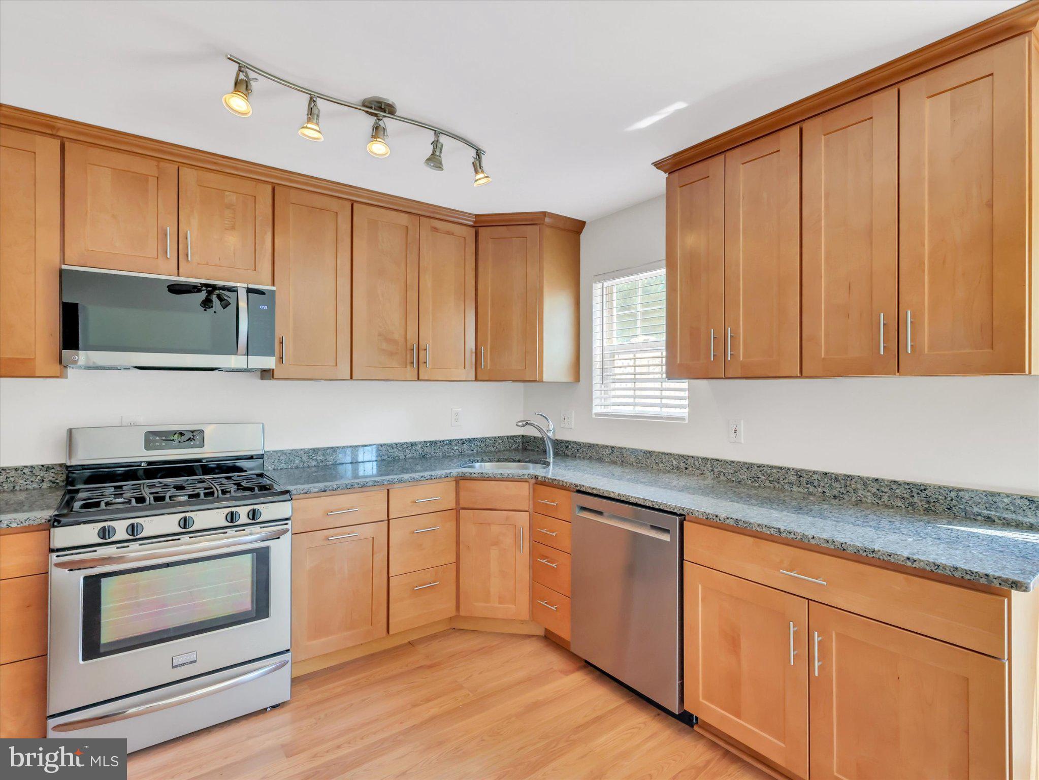HOYLES MILL VILLAGE - Residential