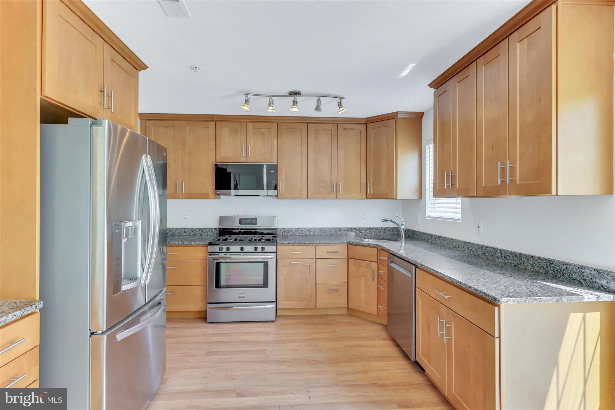 HOYLES MILL VILLAGE - Residential