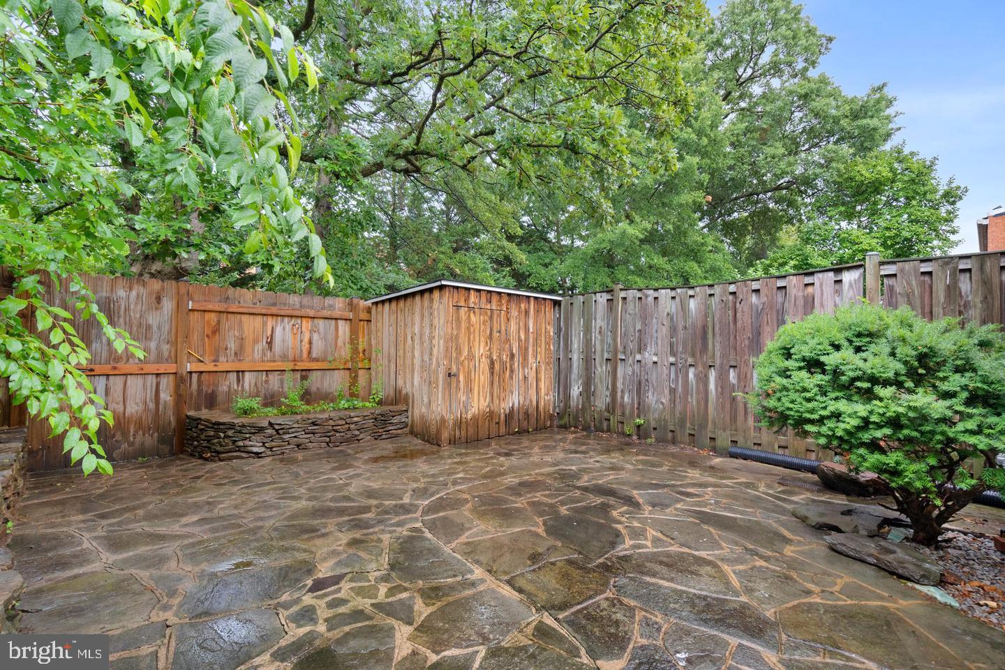 GEORGETOWN WOODS - Residential Lease