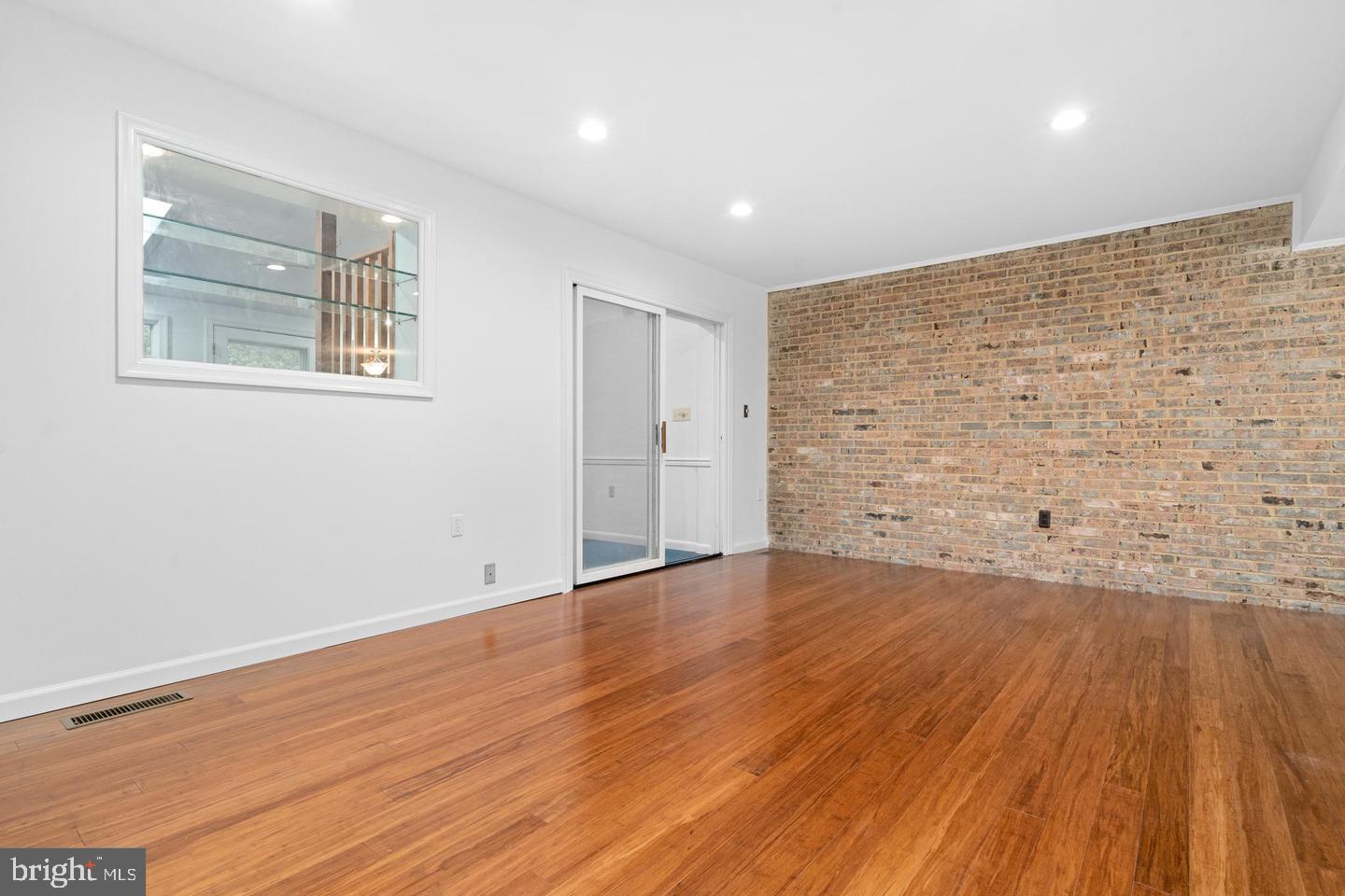 GEORGETOWN WOODS - Residential Lease