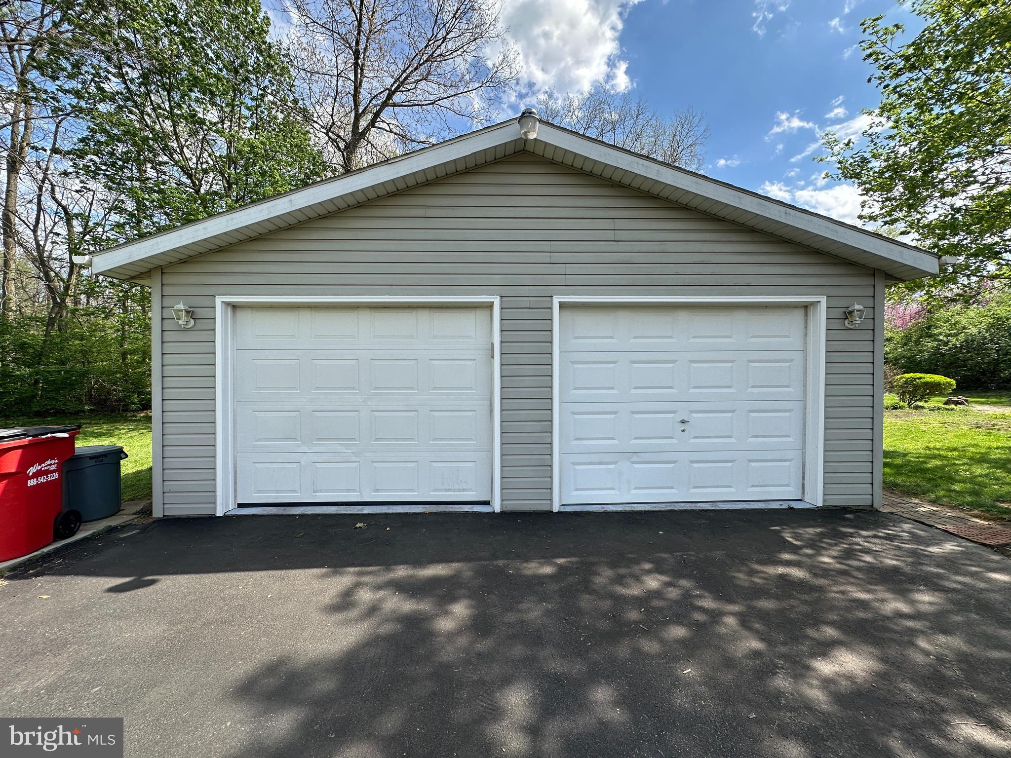 1028 WOODLAND PARKWAY