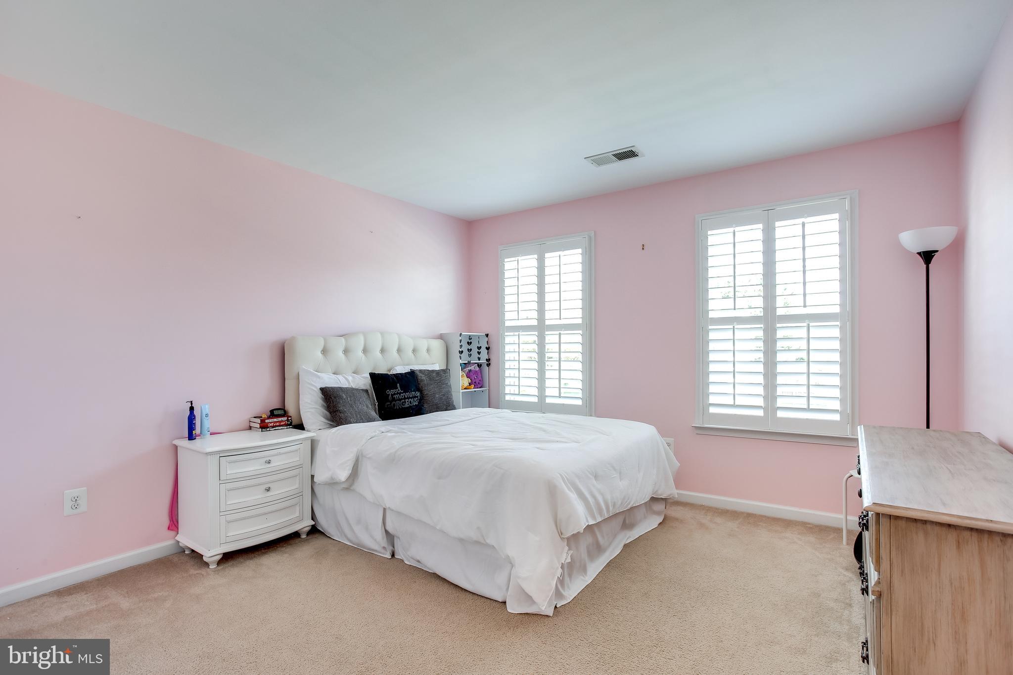 ROCKY POINTE - Residential