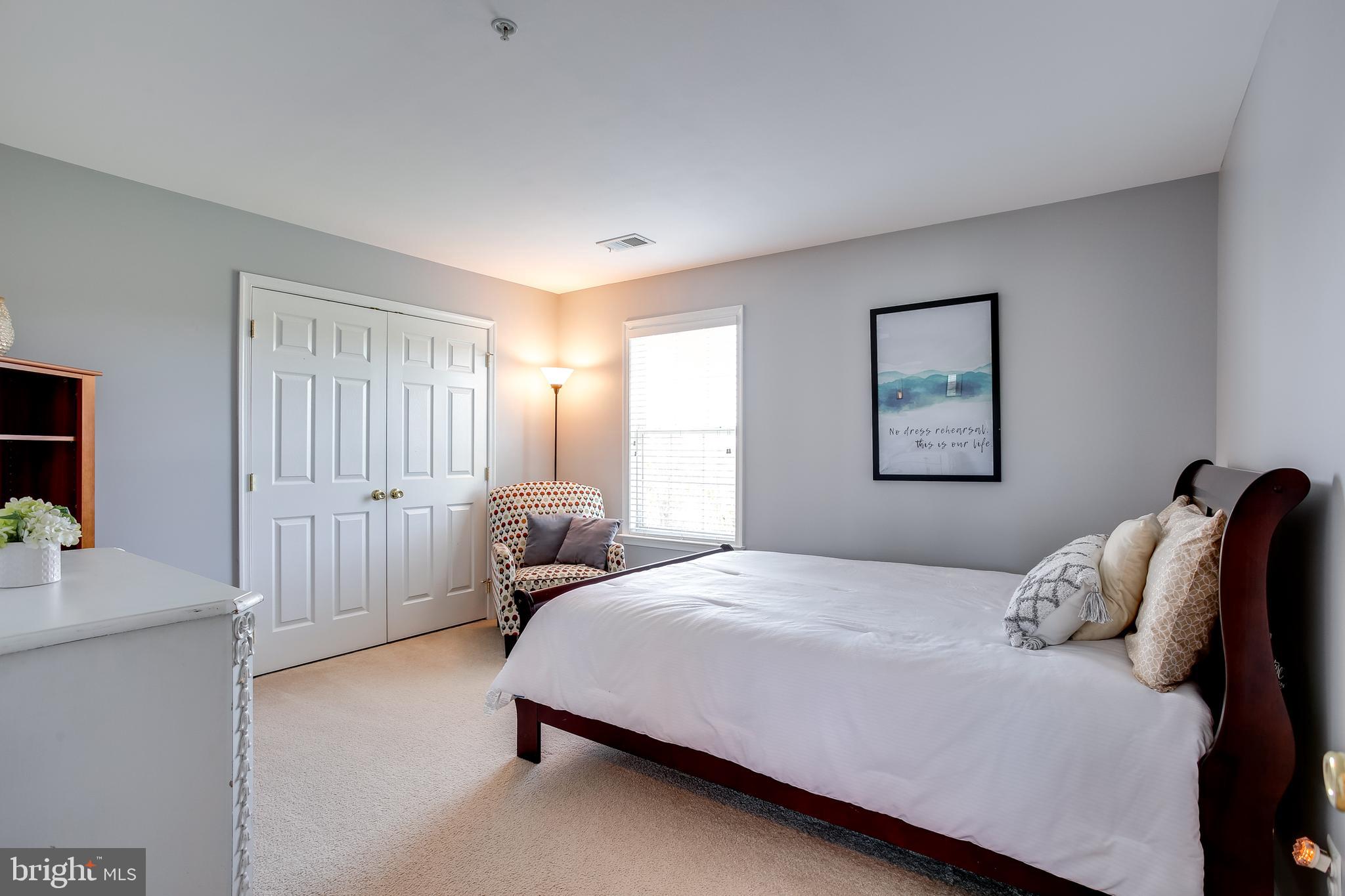 ROCKY POINTE - Residential