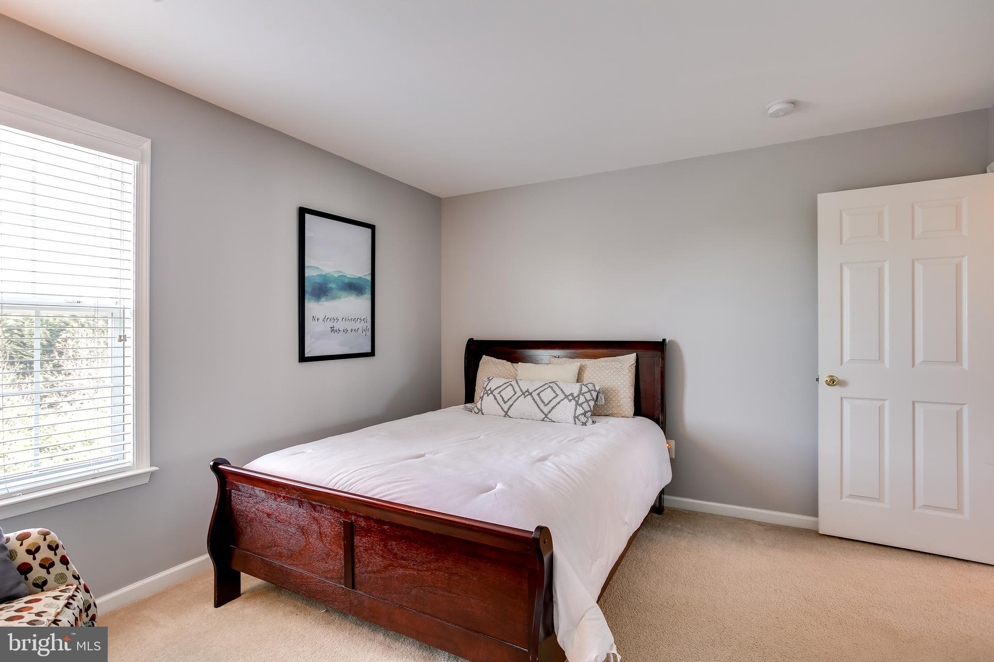 ROCKY POINTE - Residential