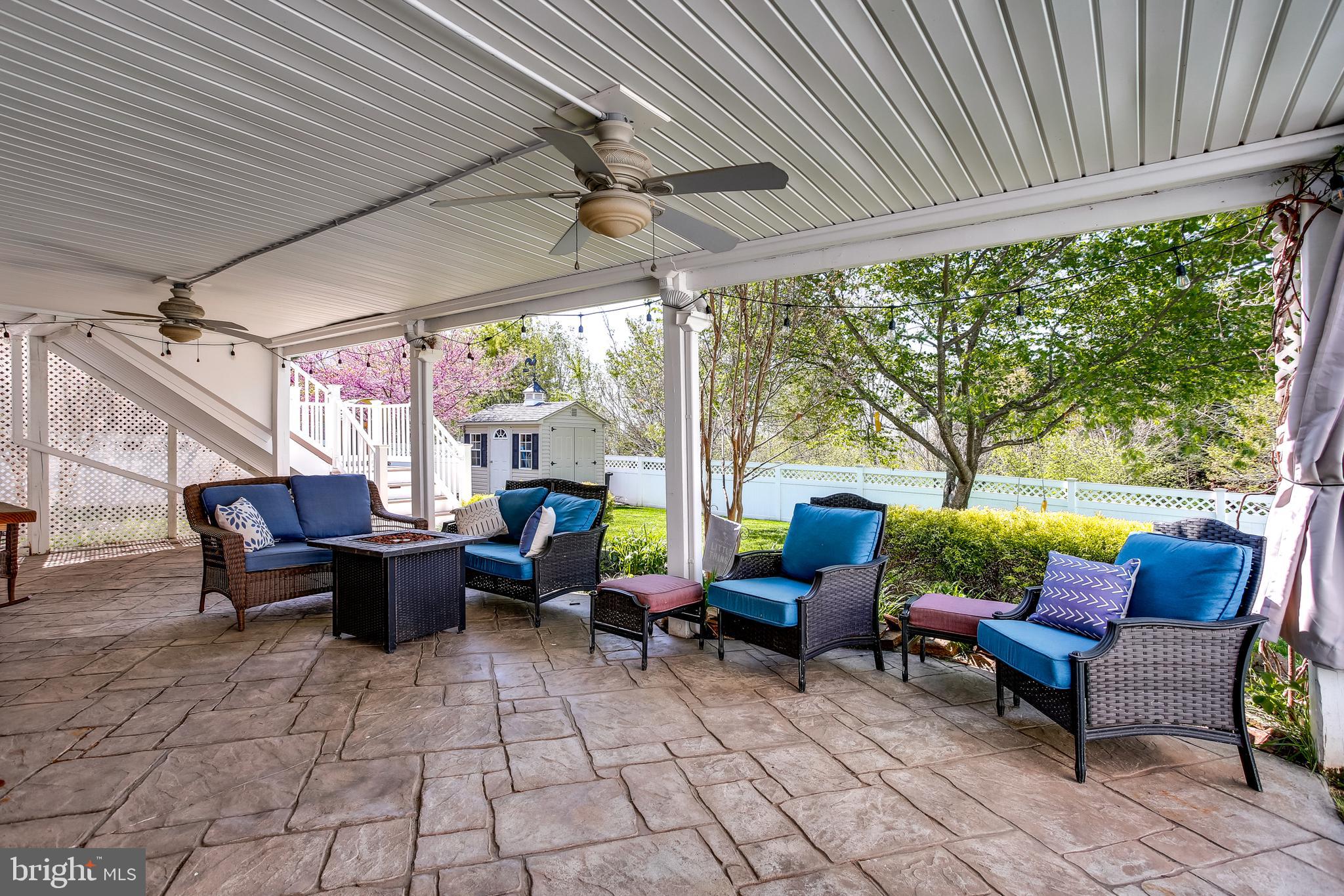 ROCKY POINTE - Residential