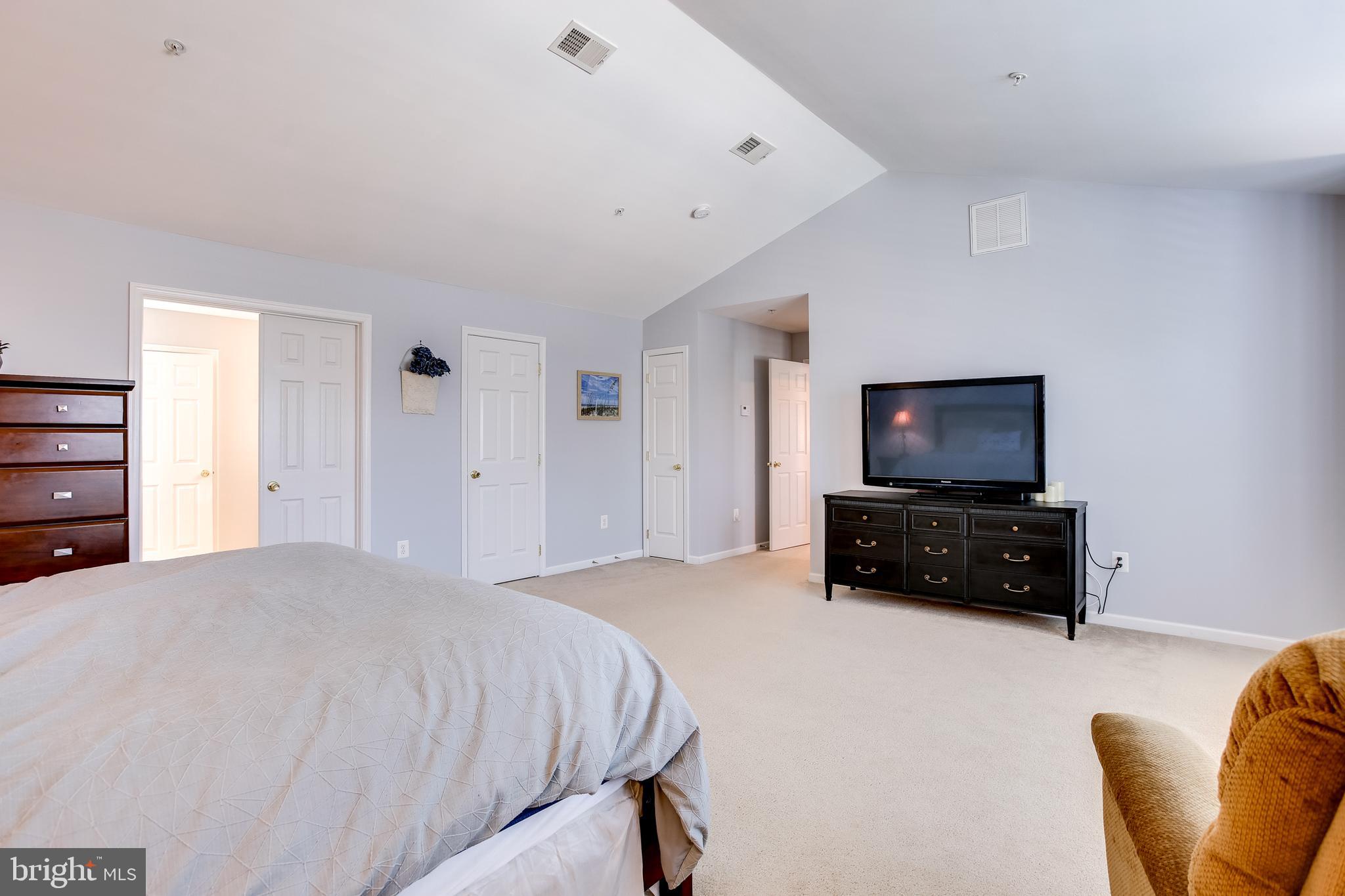 ROCKY POINTE - Residential