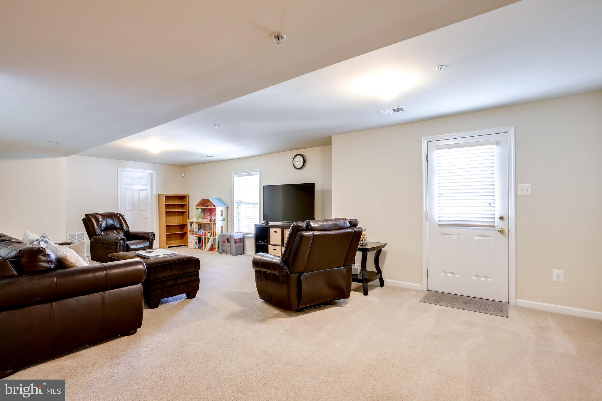 ROCKY POINTE - Residential