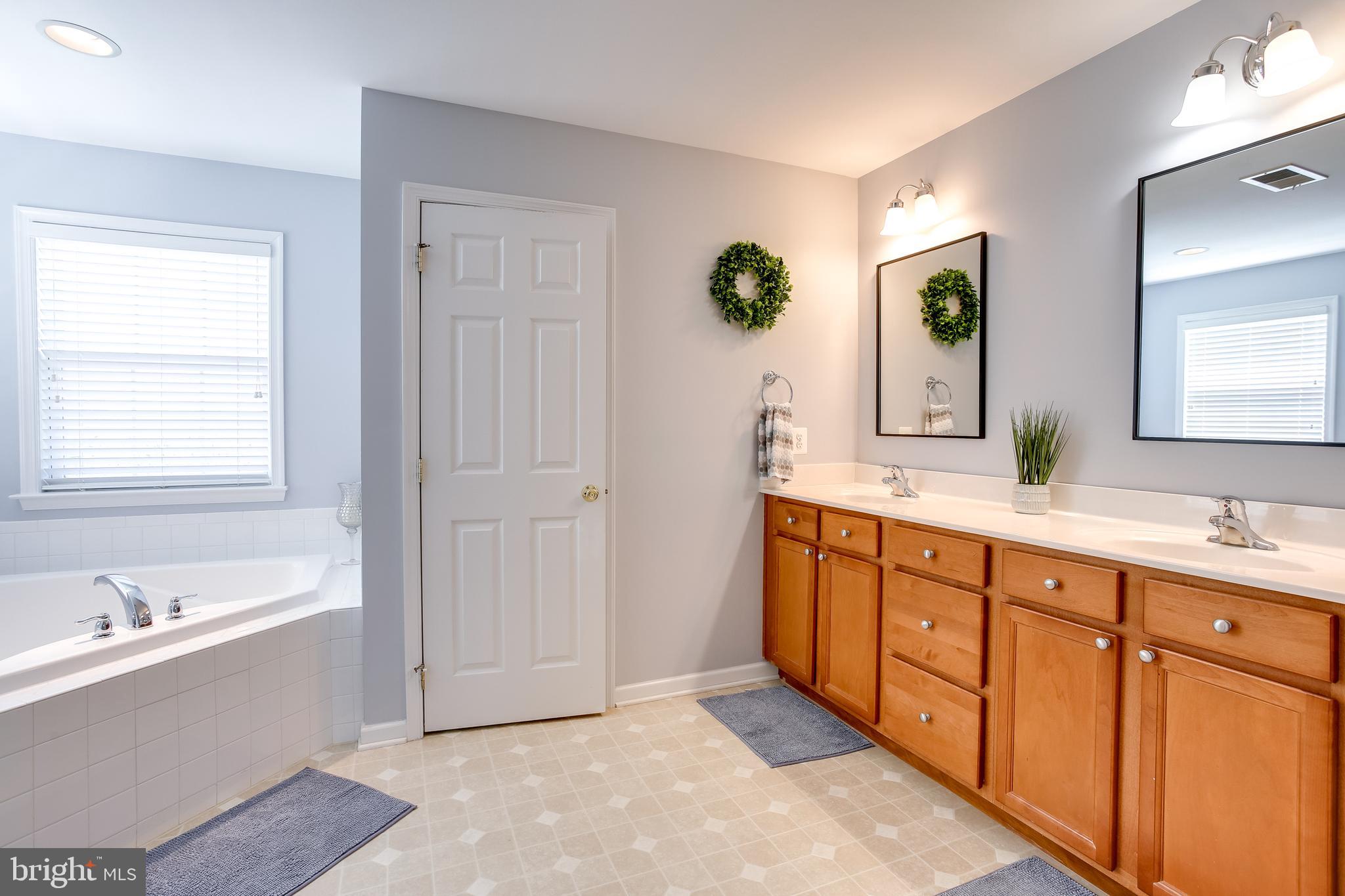 ROCKY POINTE - Residential