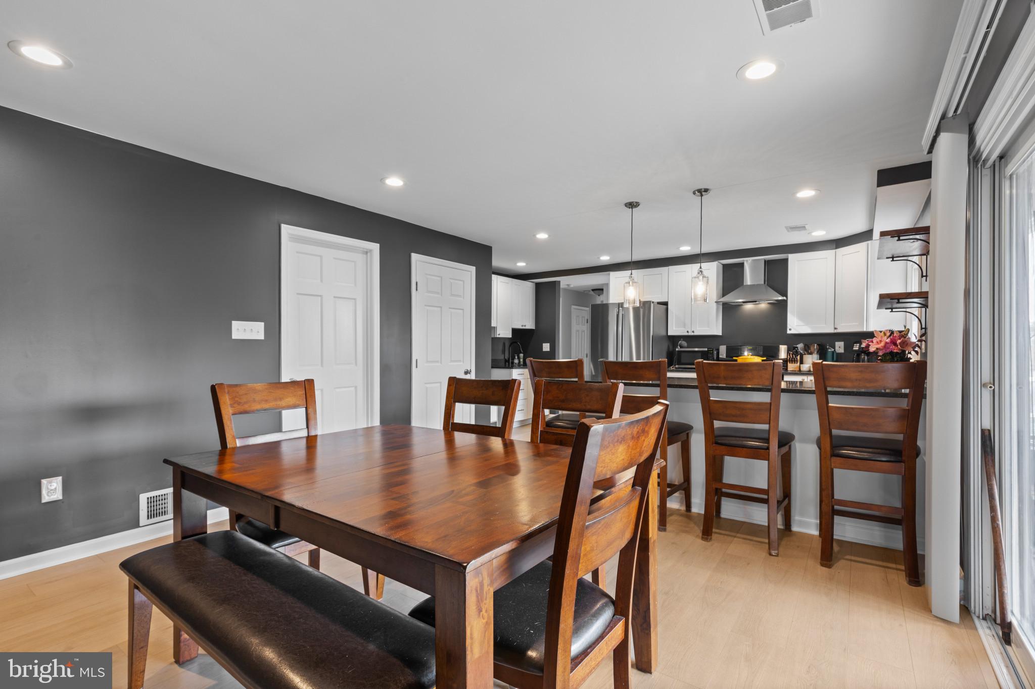 THE PROVINCES - Residential