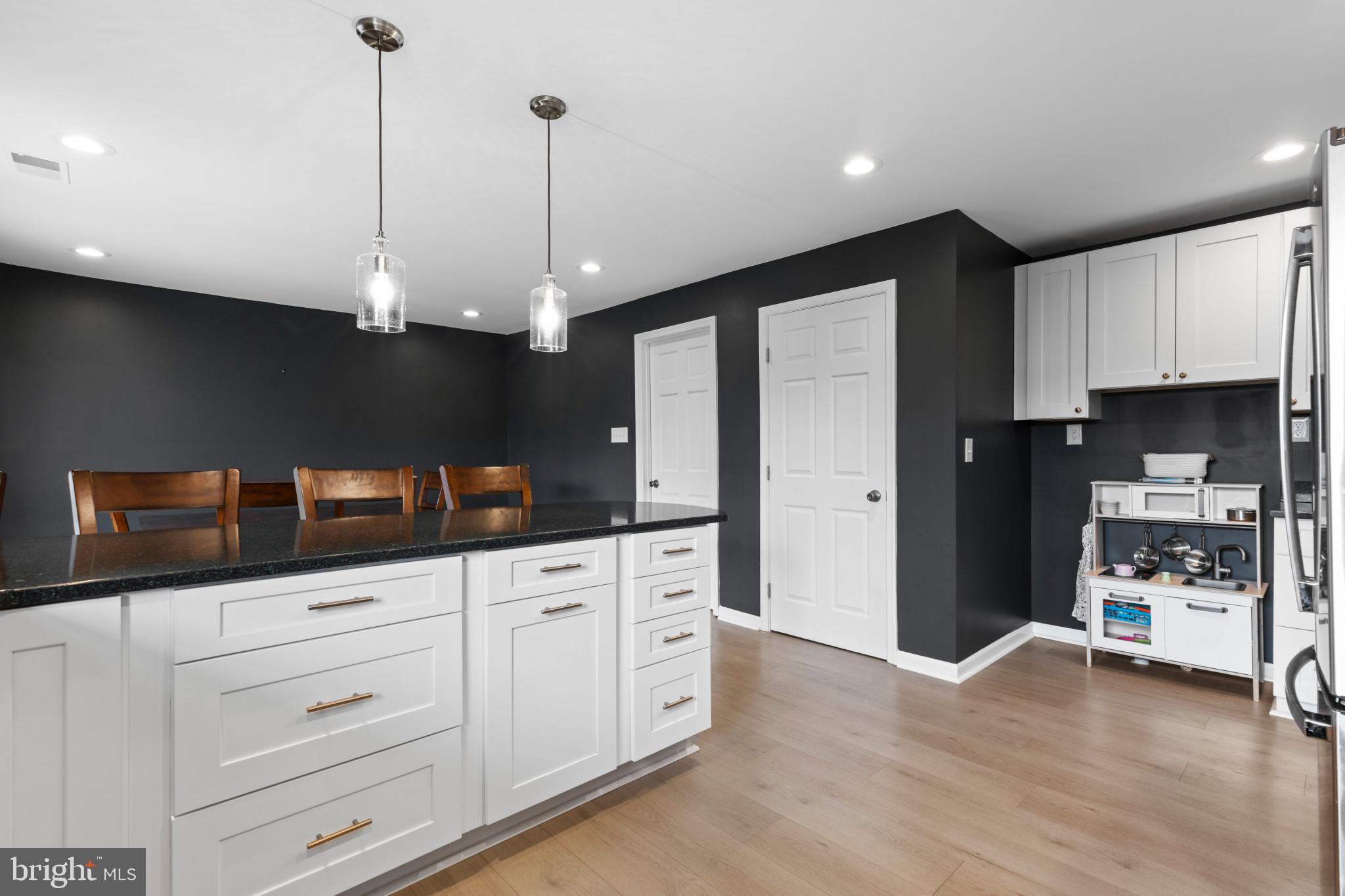 THE PROVINCES - Residential