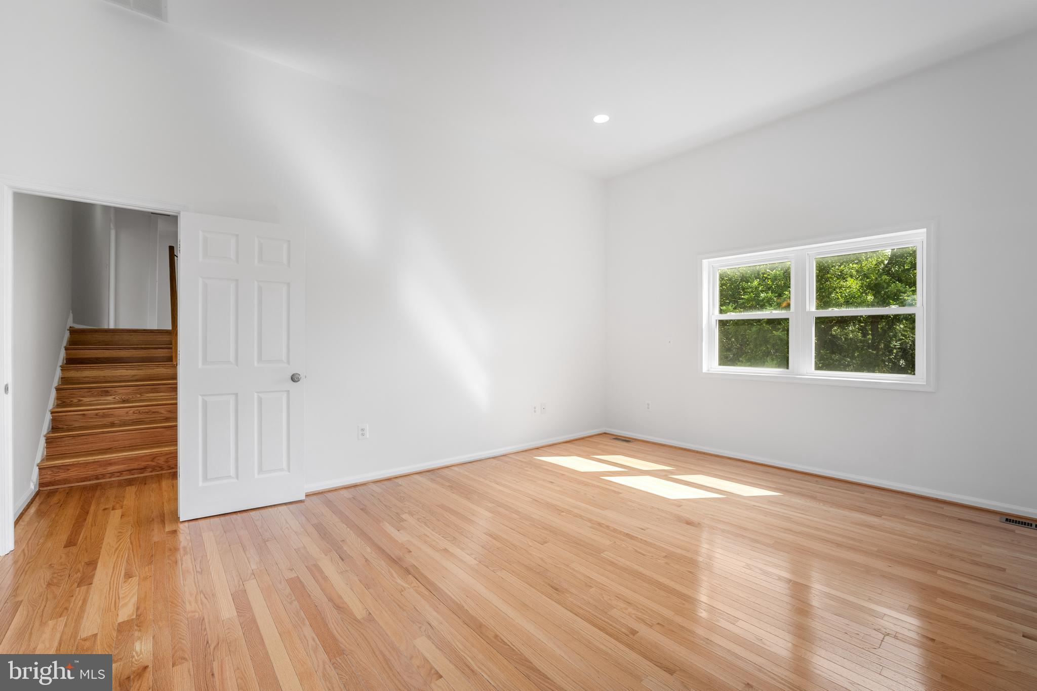 CHANTILLY FARM - Residential