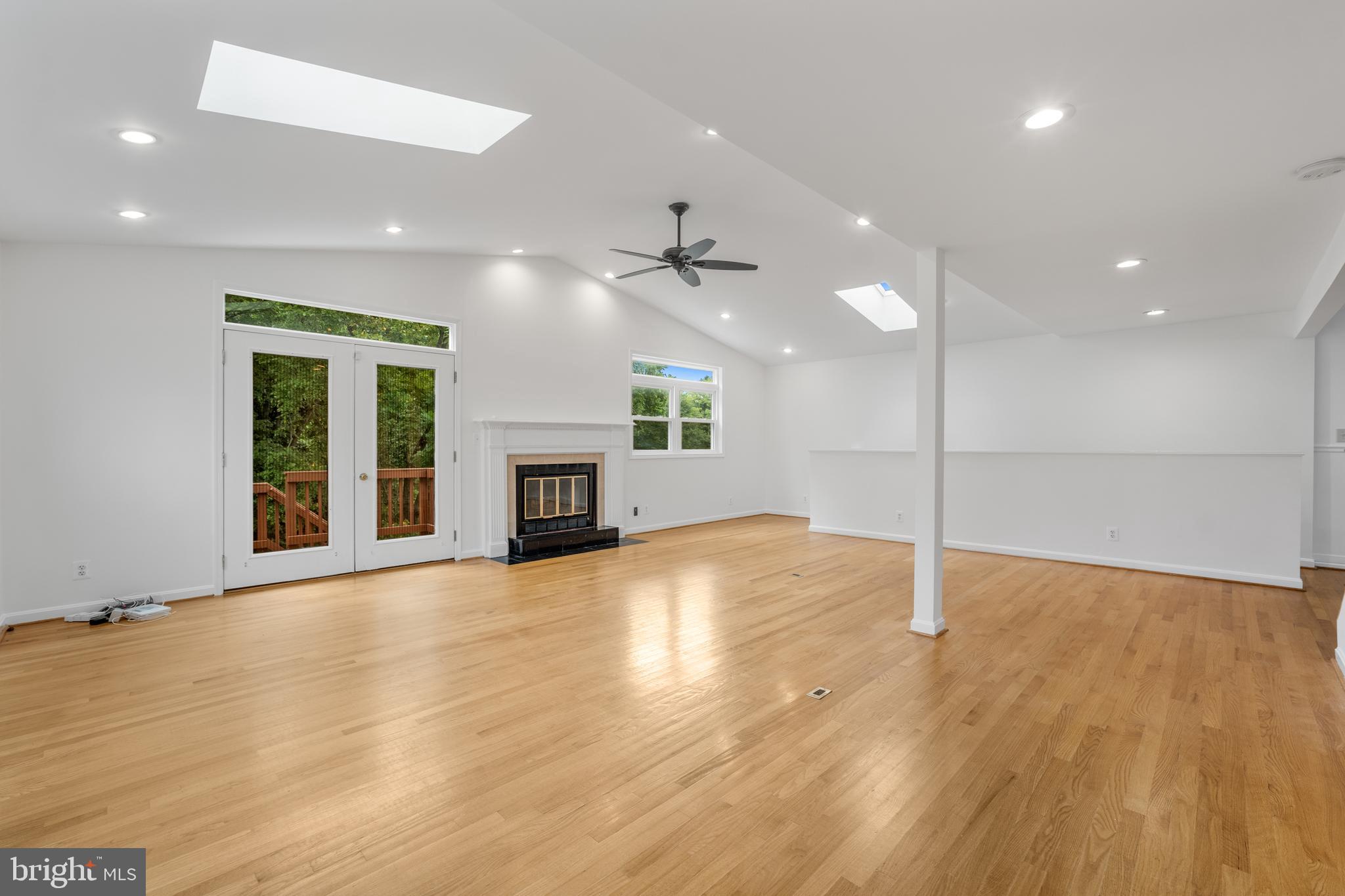 CHANTILLY FARM - Residential