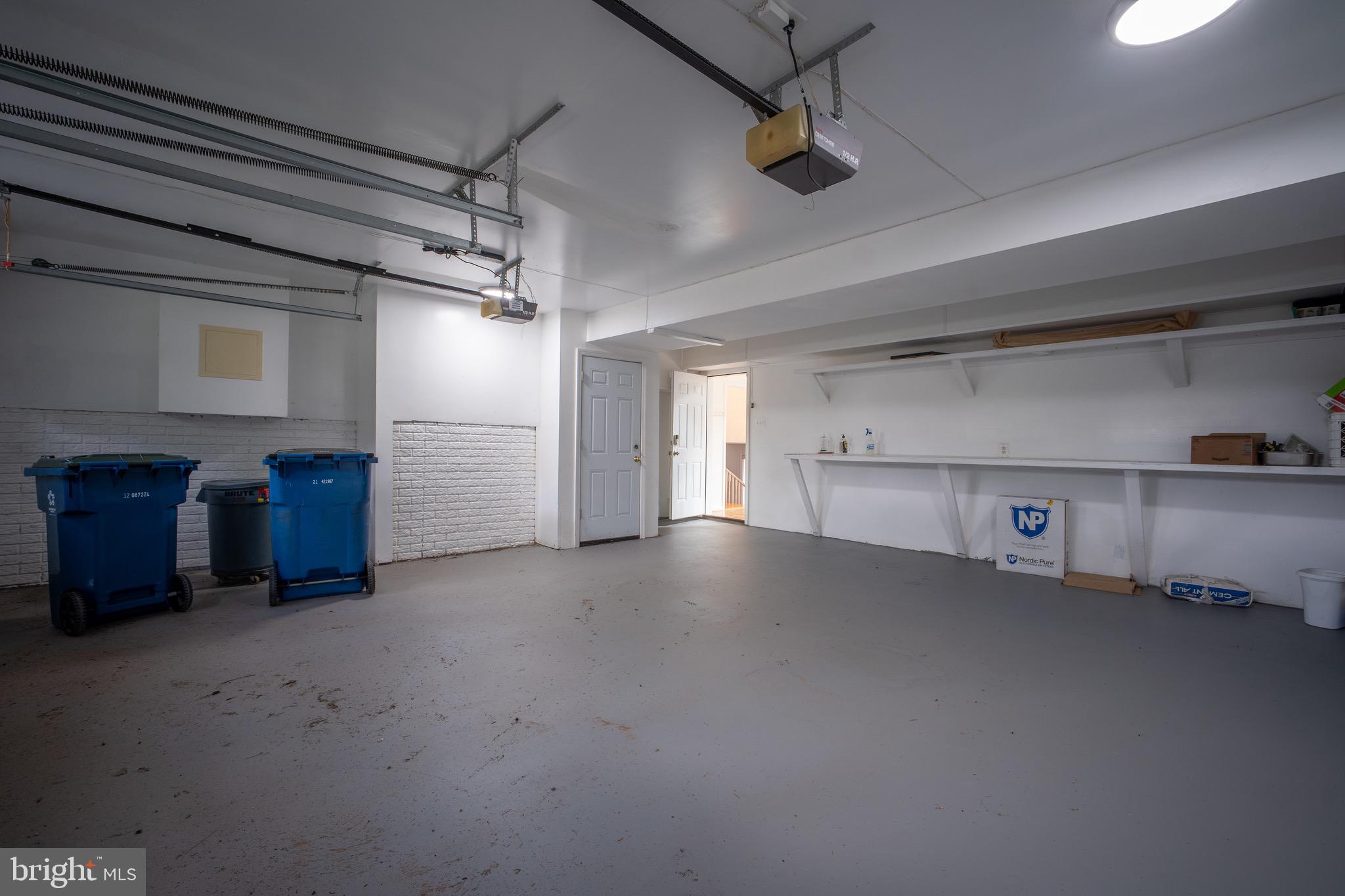 CHANTILLY FARM - Residential