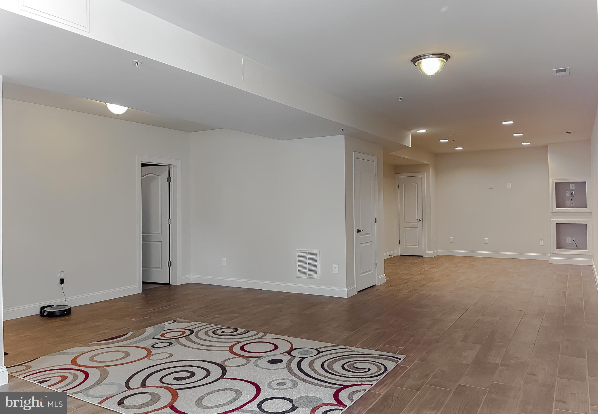 BROAD CREEK - Residential