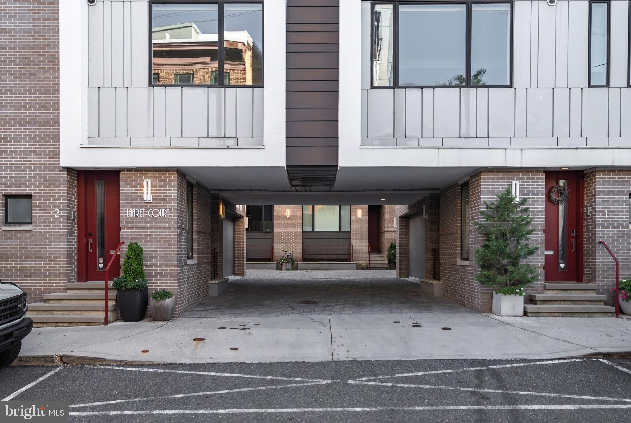 204 W LAUREL STREET 6 3