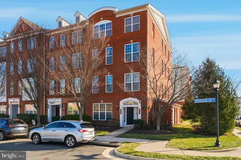 43053 Thoroughfare Gap Terrace, Ashburn, VA MLS: VALO2113324