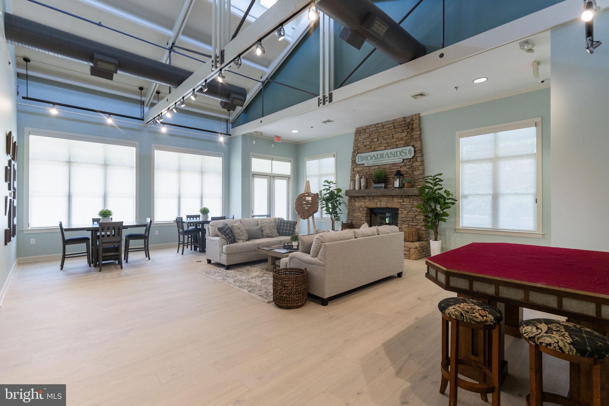 BROADLANDS - Residential