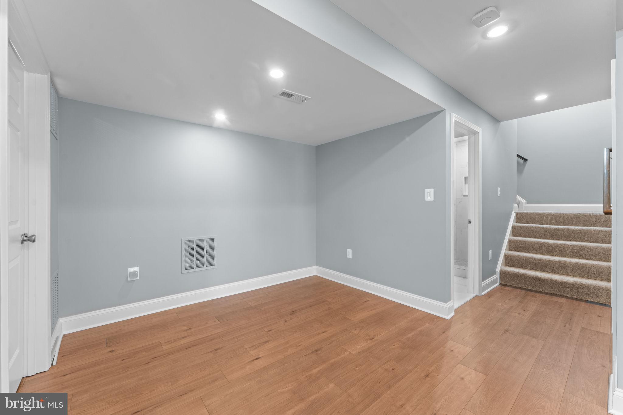 BROADLANDS - Residential