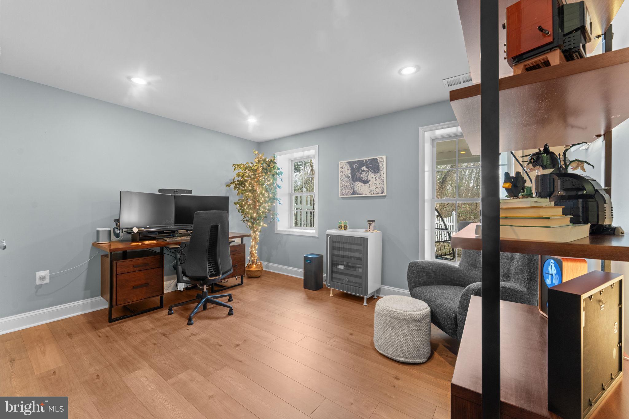 BROADLANDS - Residential