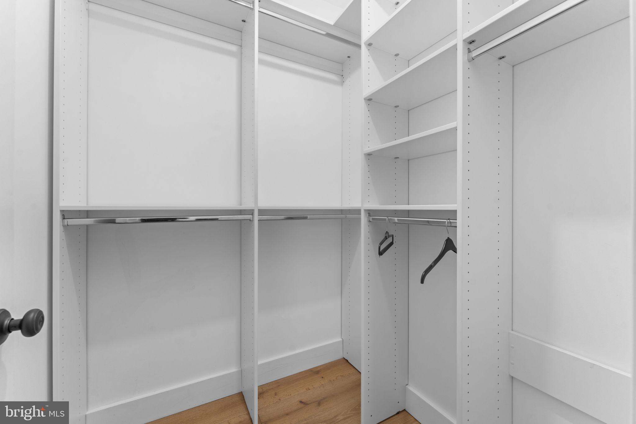 BROADLANDS - Residential