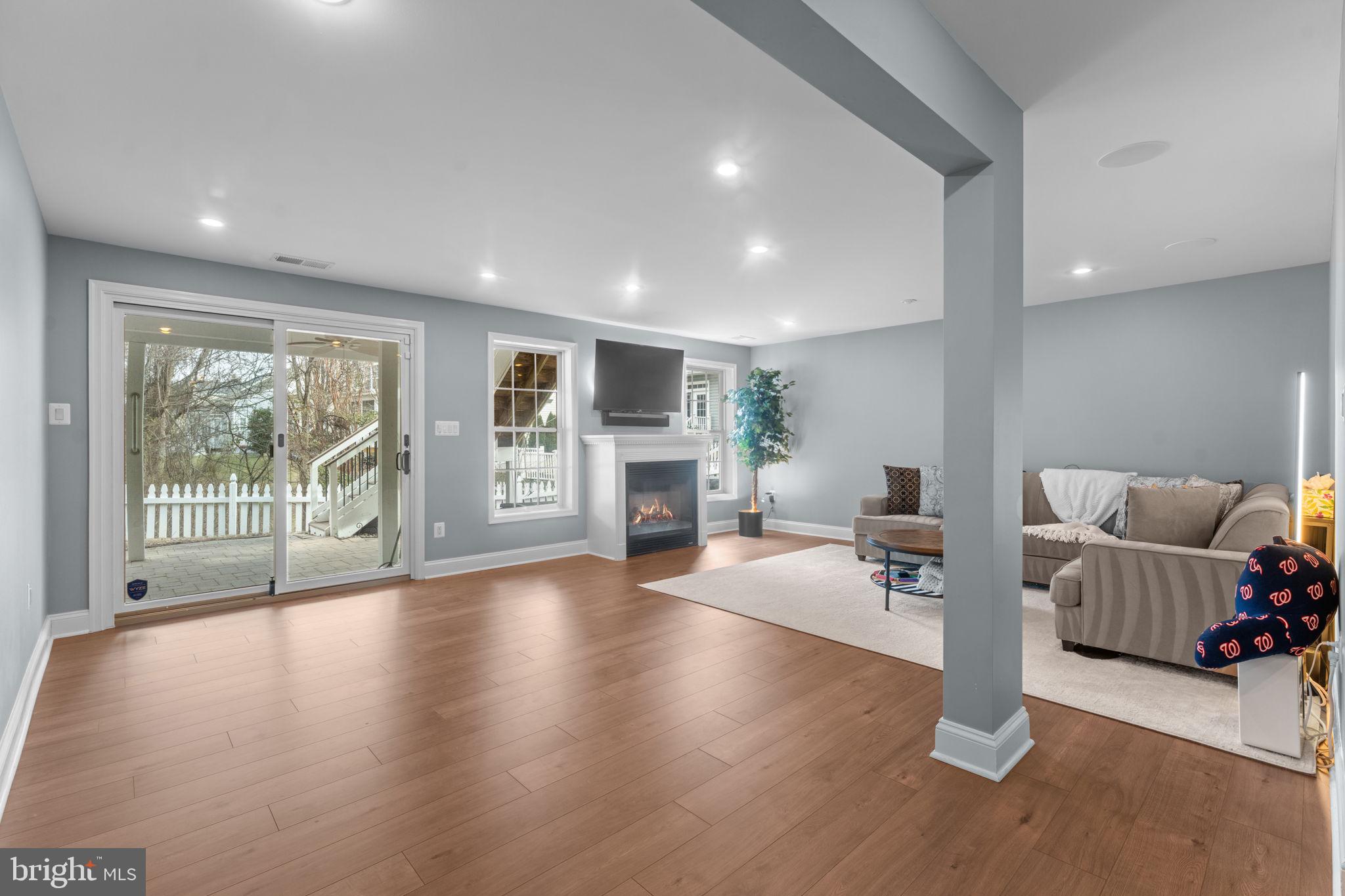 BROADLANDS - Residential