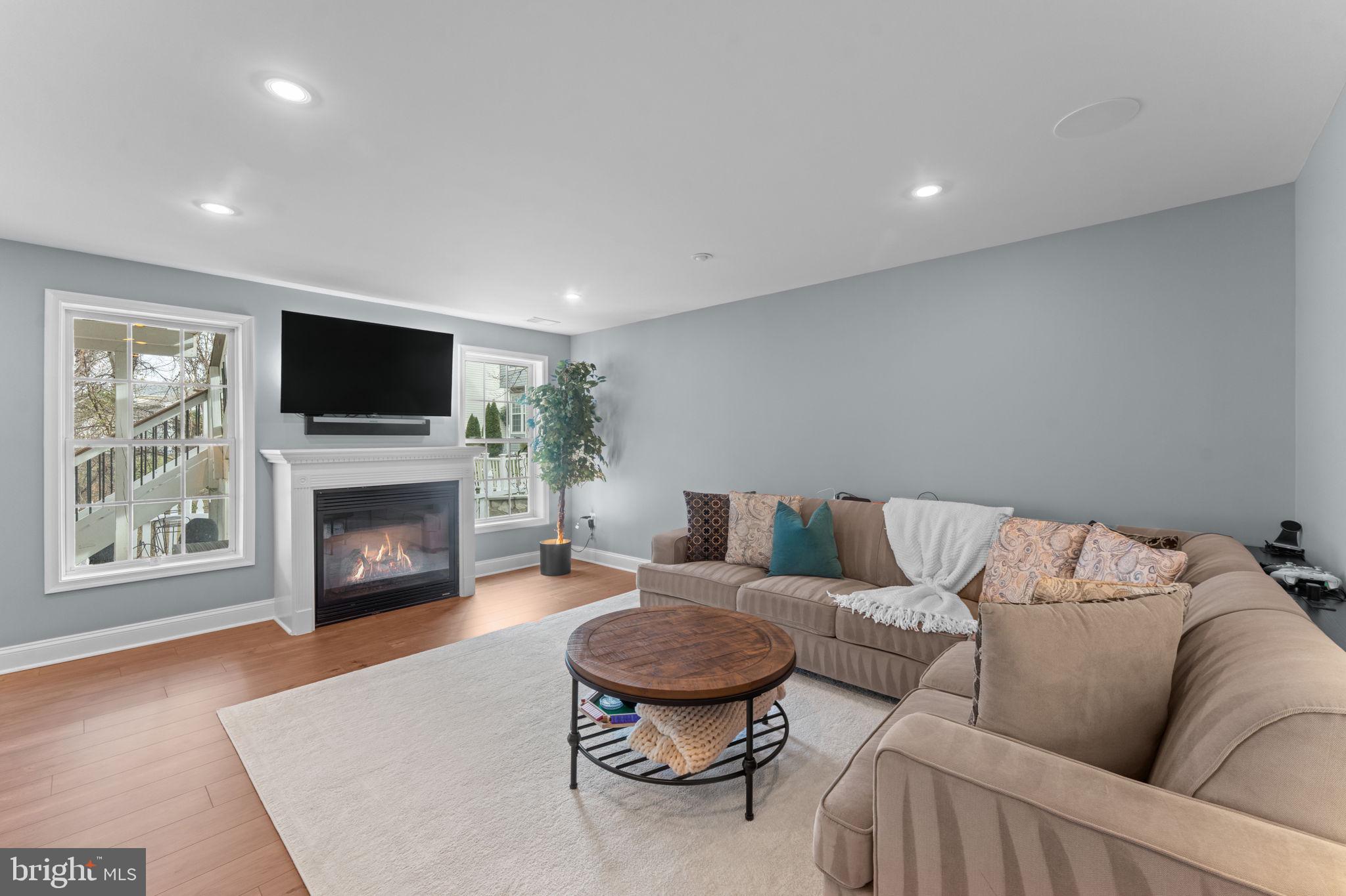 BROADLANDS - Residential