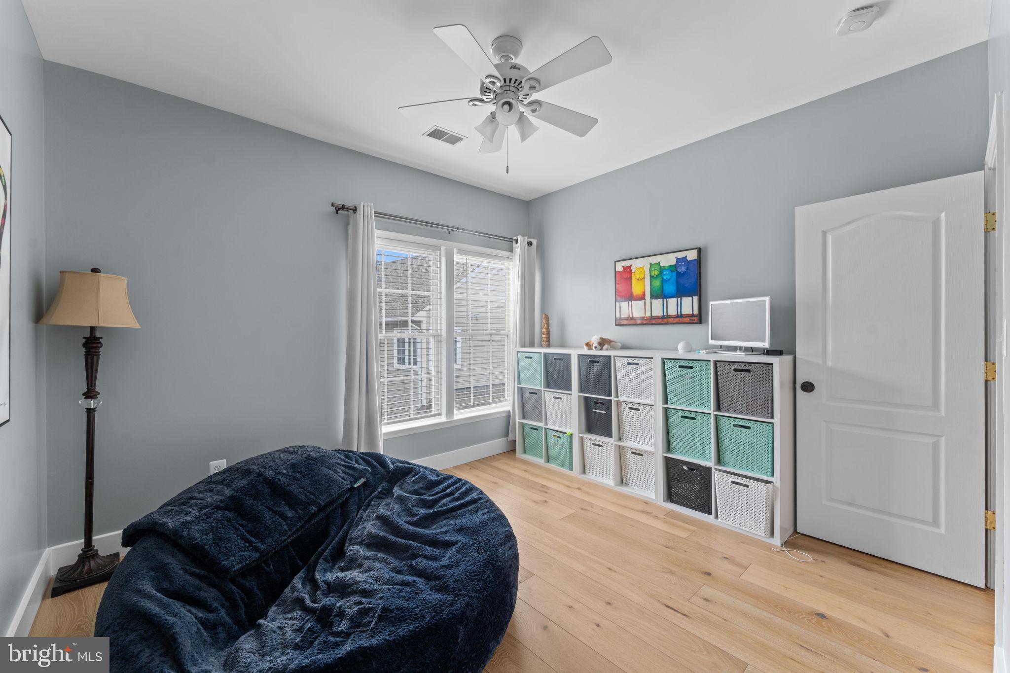 BROADLANDS - Residential