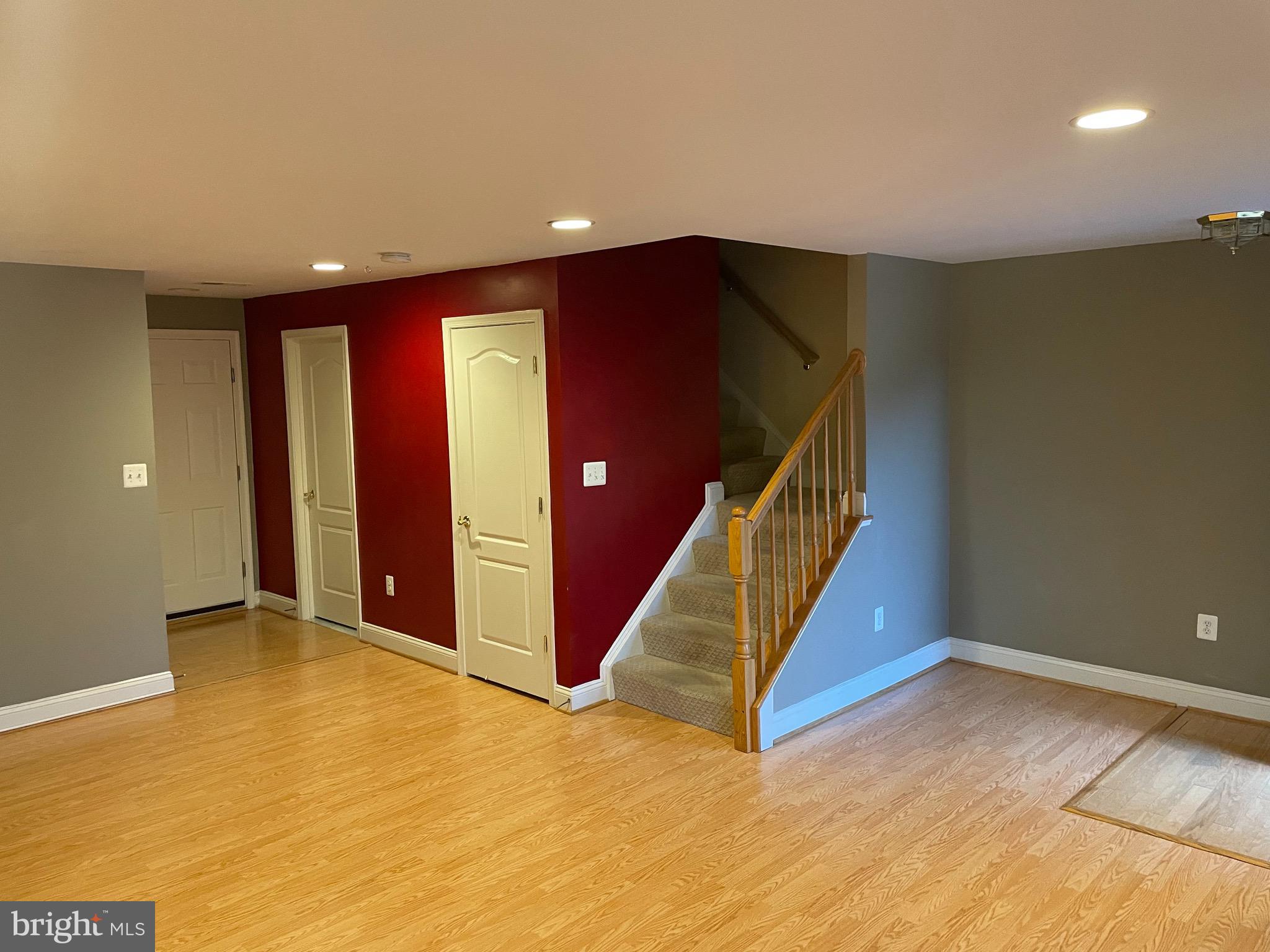 SOUTH RIDING - Residential Lease